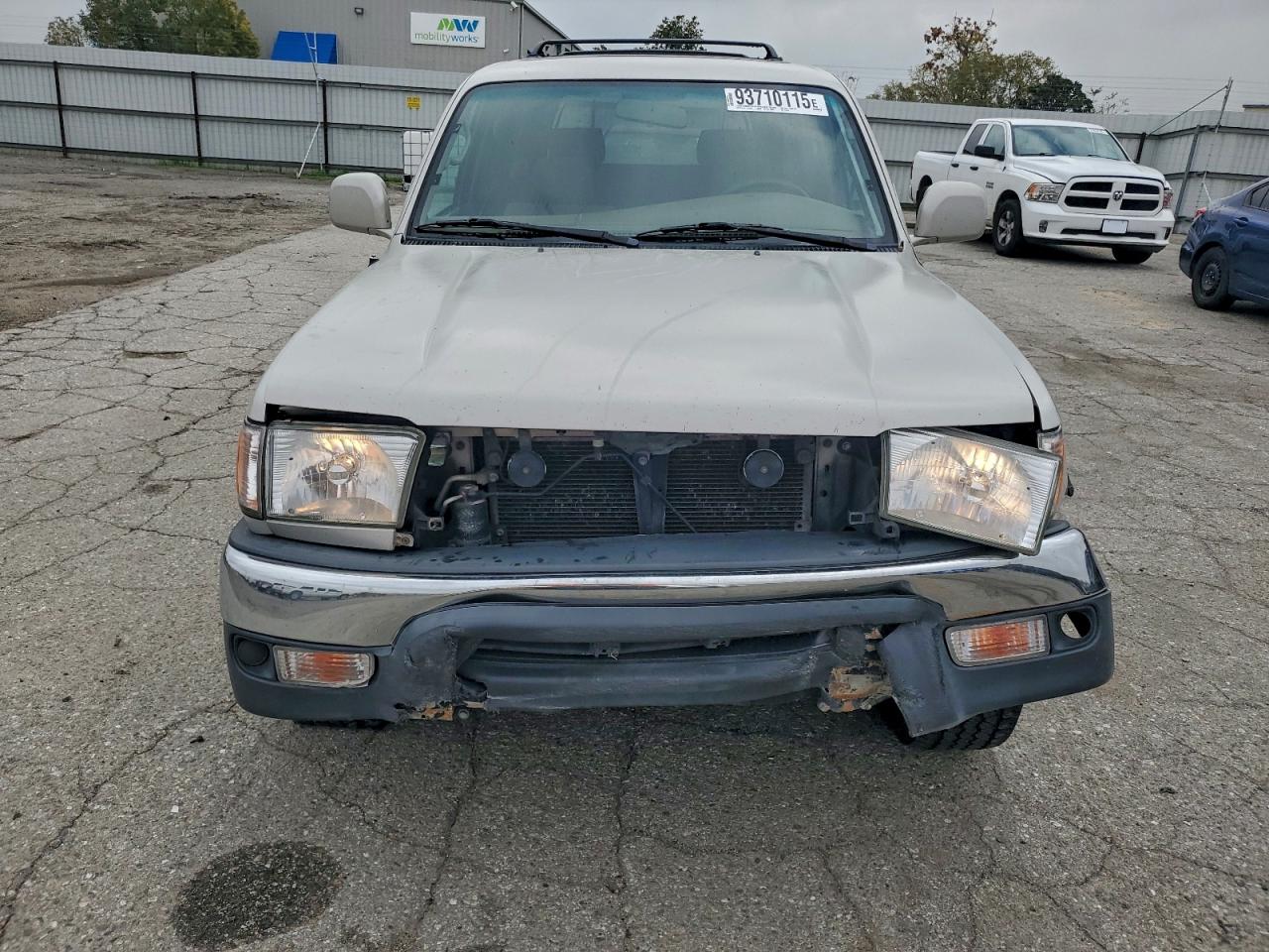 Toyota 4Runner Sr5 Image 5