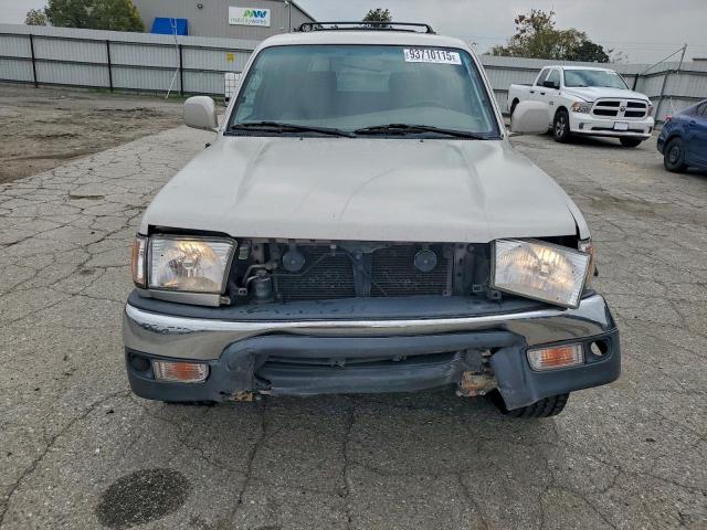 Toyota 4Runner Sr5 Image 5