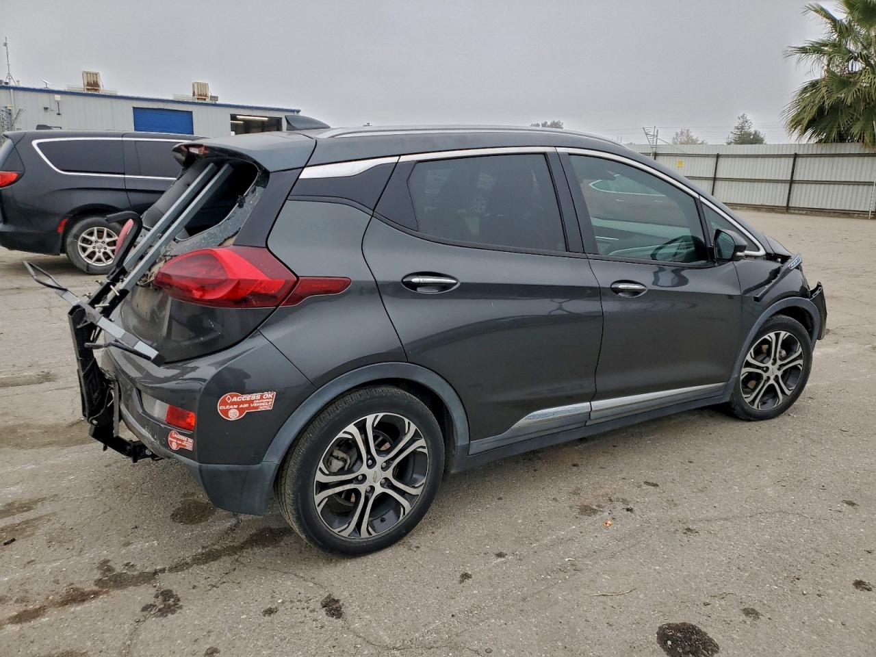 Chevrolet Bolt Premier Image 3