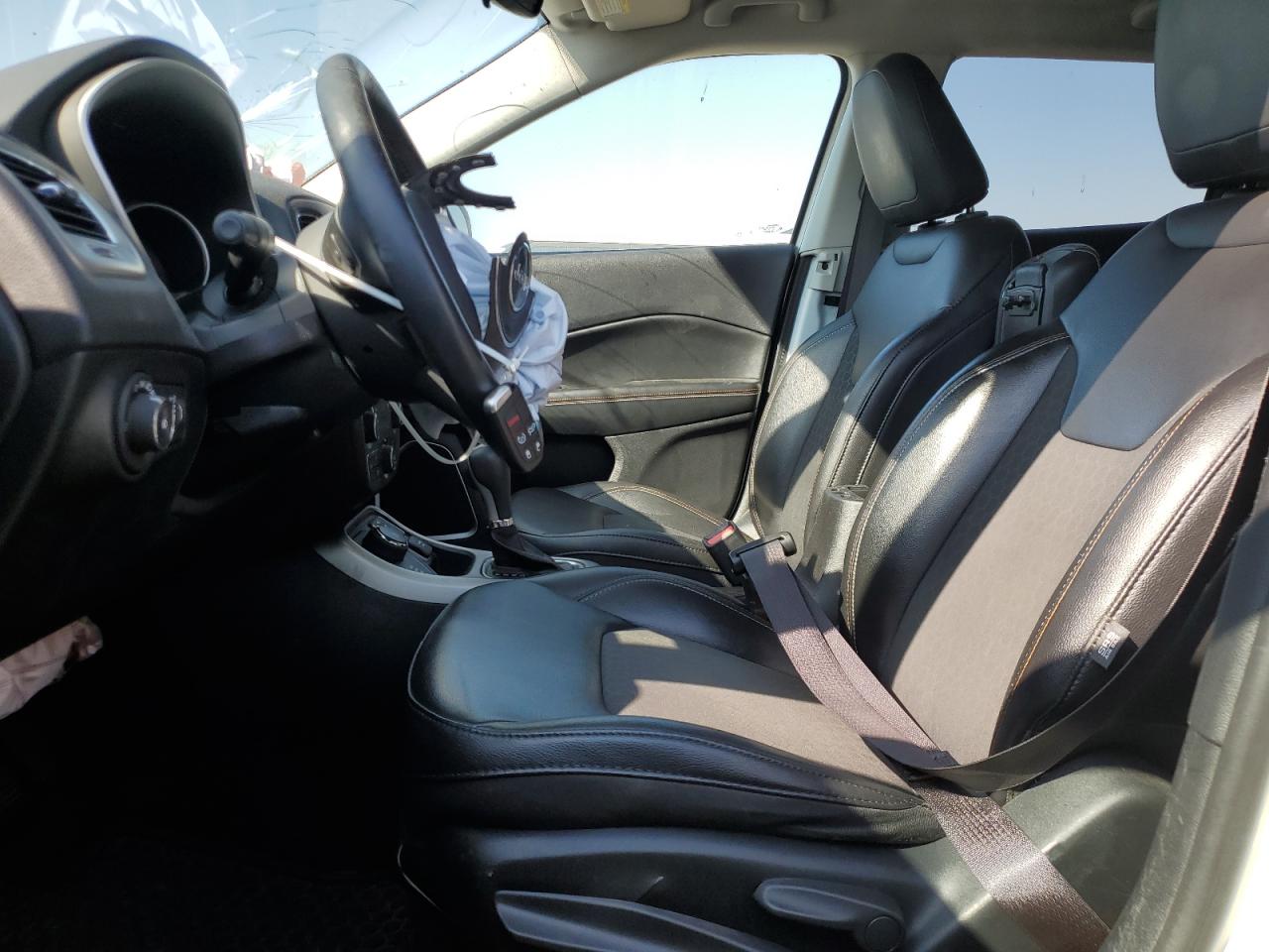 Jeep Compass Latitude Image 8