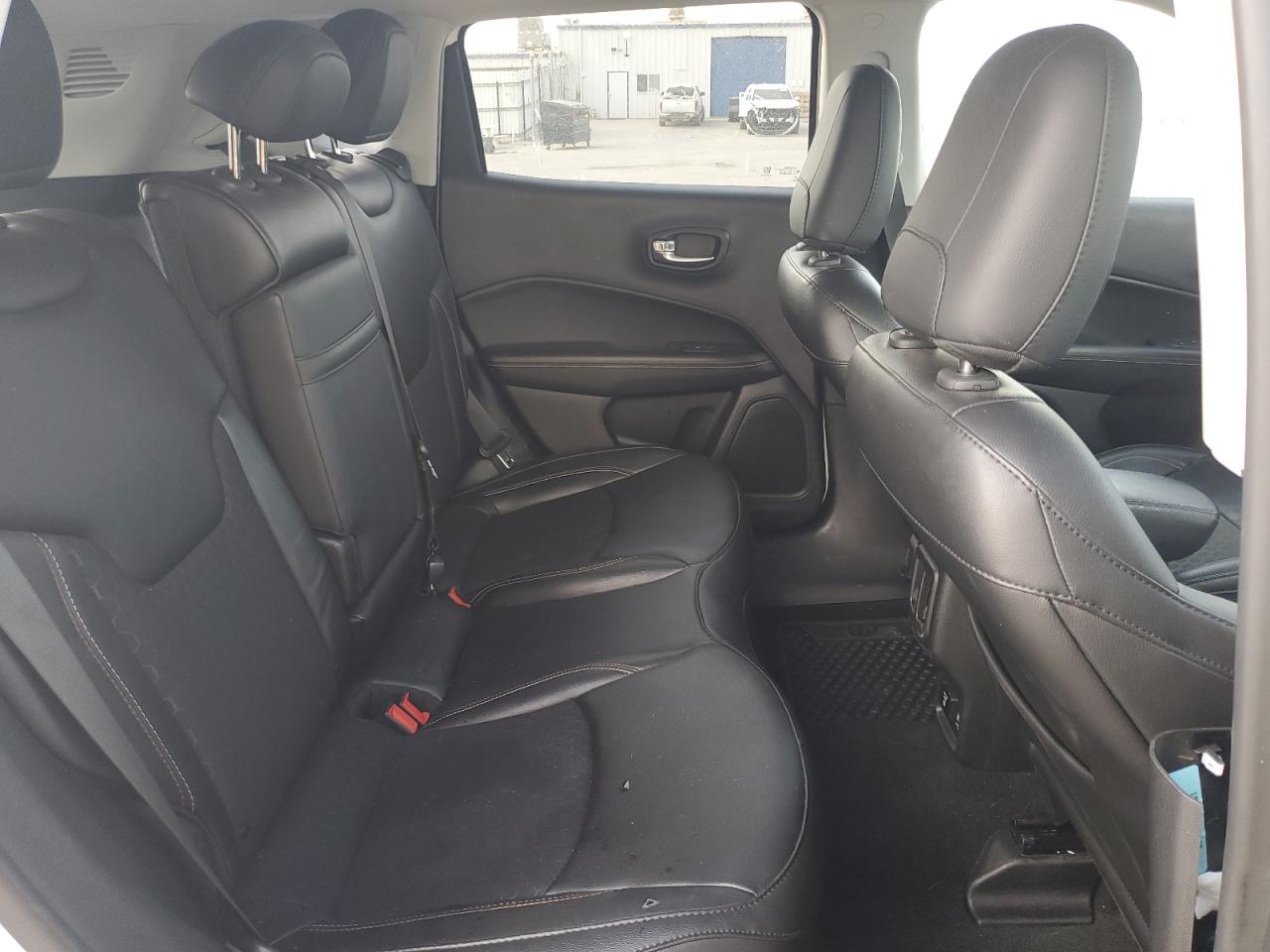 Jeep Compass Latitude Image 12