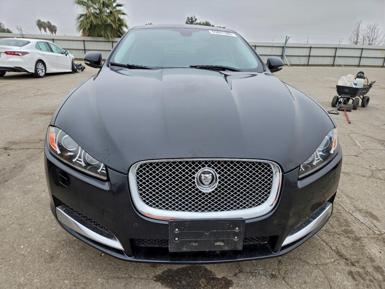 Jaguar XF Image 8