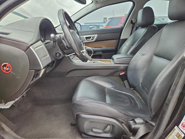 Jaguar XF Image 12