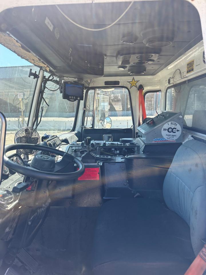 Autocar Llc Xpeditor Image 3