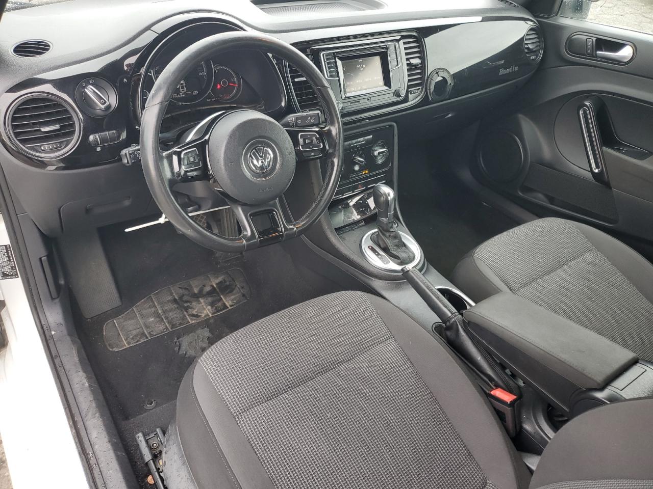 Volkswagen Beetle S Image 4