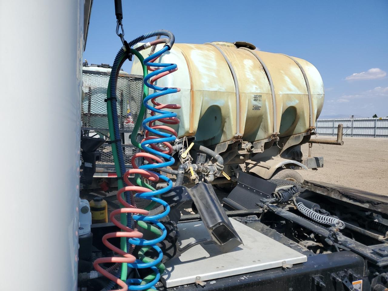 Peterbilt Tractor 348 Image 10