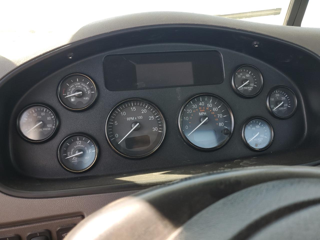 Peterbilt Tractor 348 Image 4