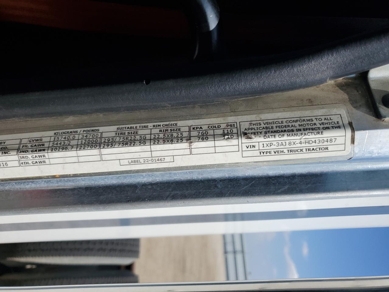 Peterbilt Tractor 348 Image 2