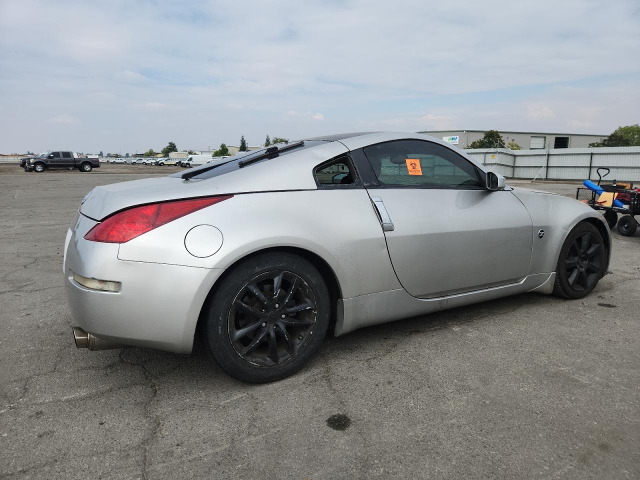 Nissan 350Z Coupe Image 2