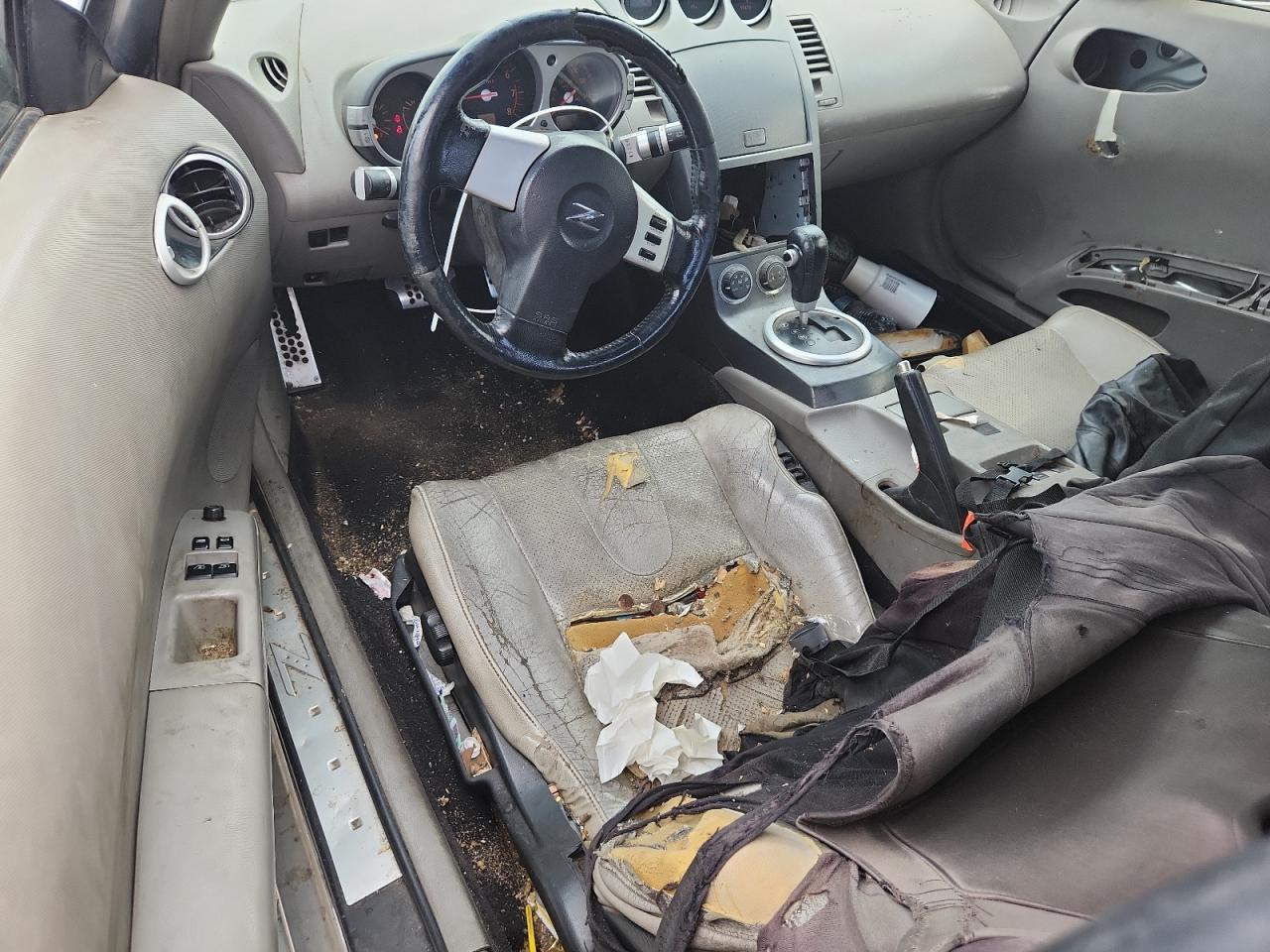 Nissan 350Z Coupe Image 9