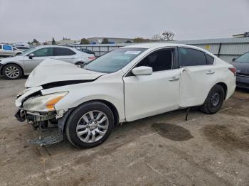  Salvage Nissan Altima