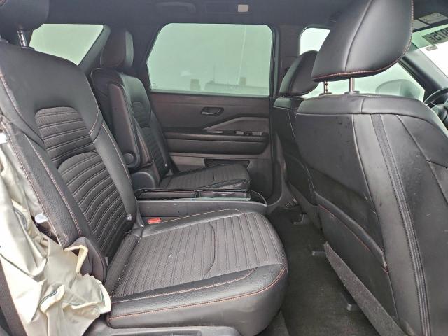 Nissan Pathfinder Rock Creek Image 12