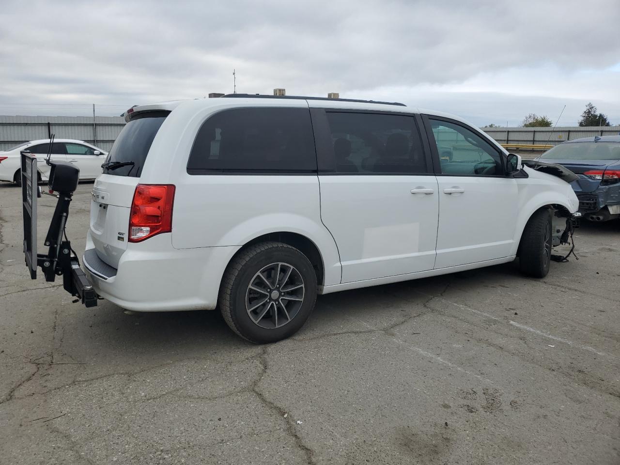 Dodge Caravan Gt Image 4