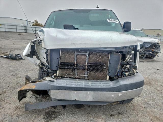 Chevrolet Express Lt Image 13