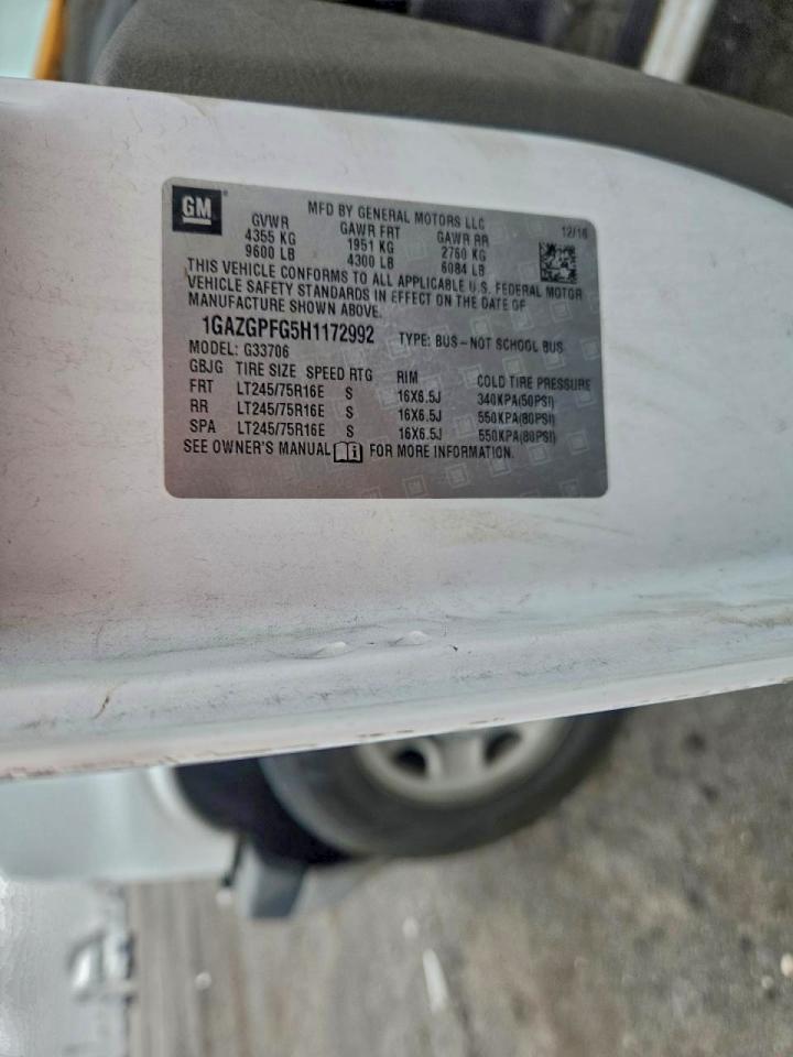 Chevrolet Express Lt Image 9