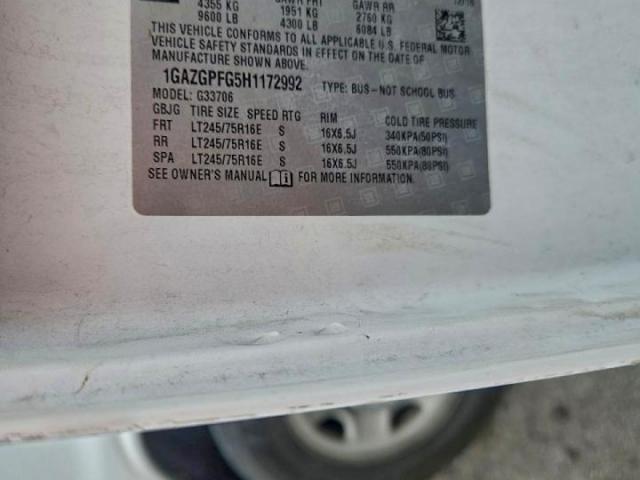 Chevrolet Express Lt Image 9