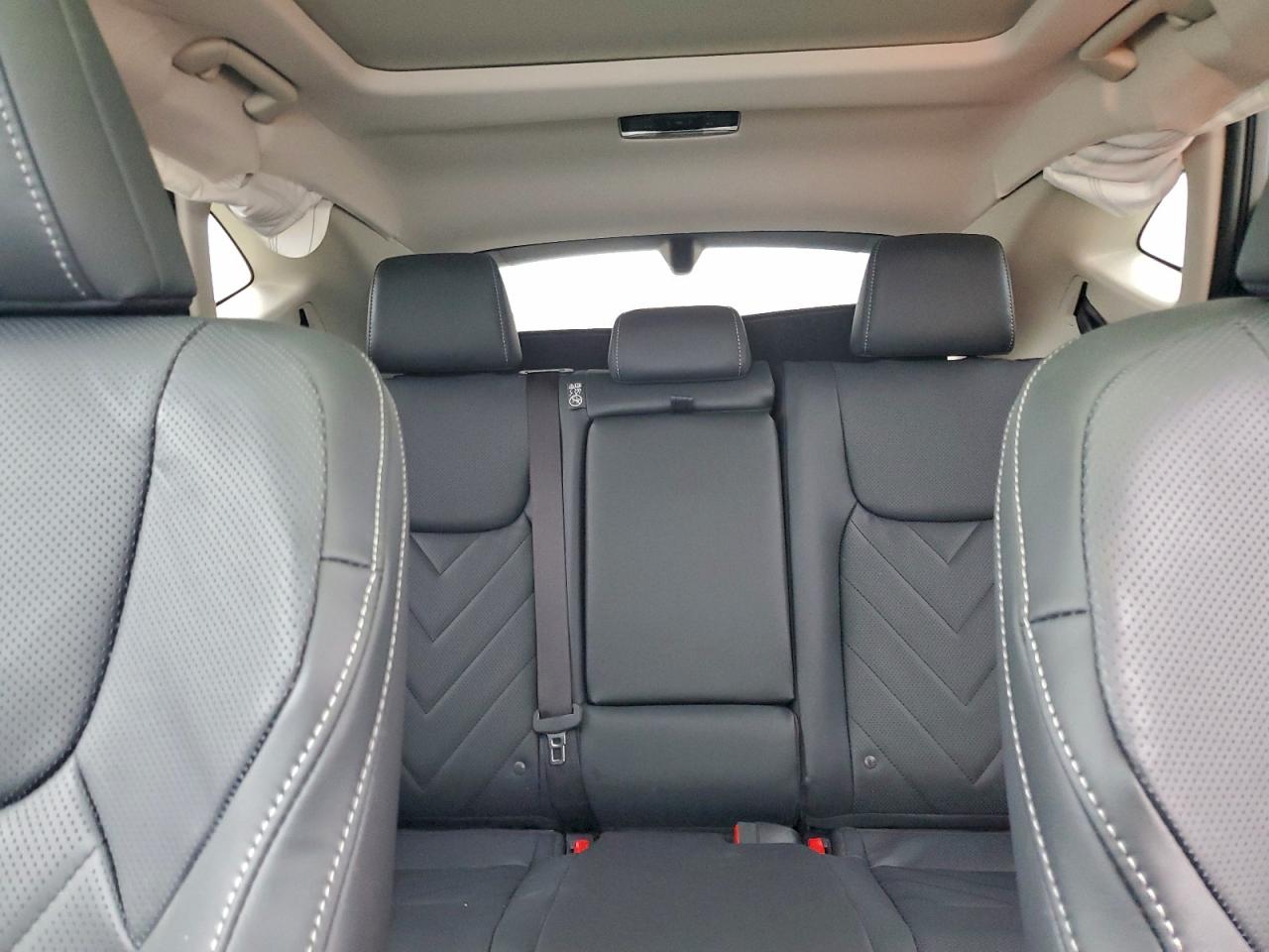 Lexus NX 350h Base Image 7