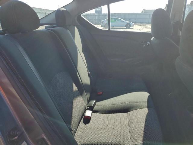 Nissan Versa S Image 6