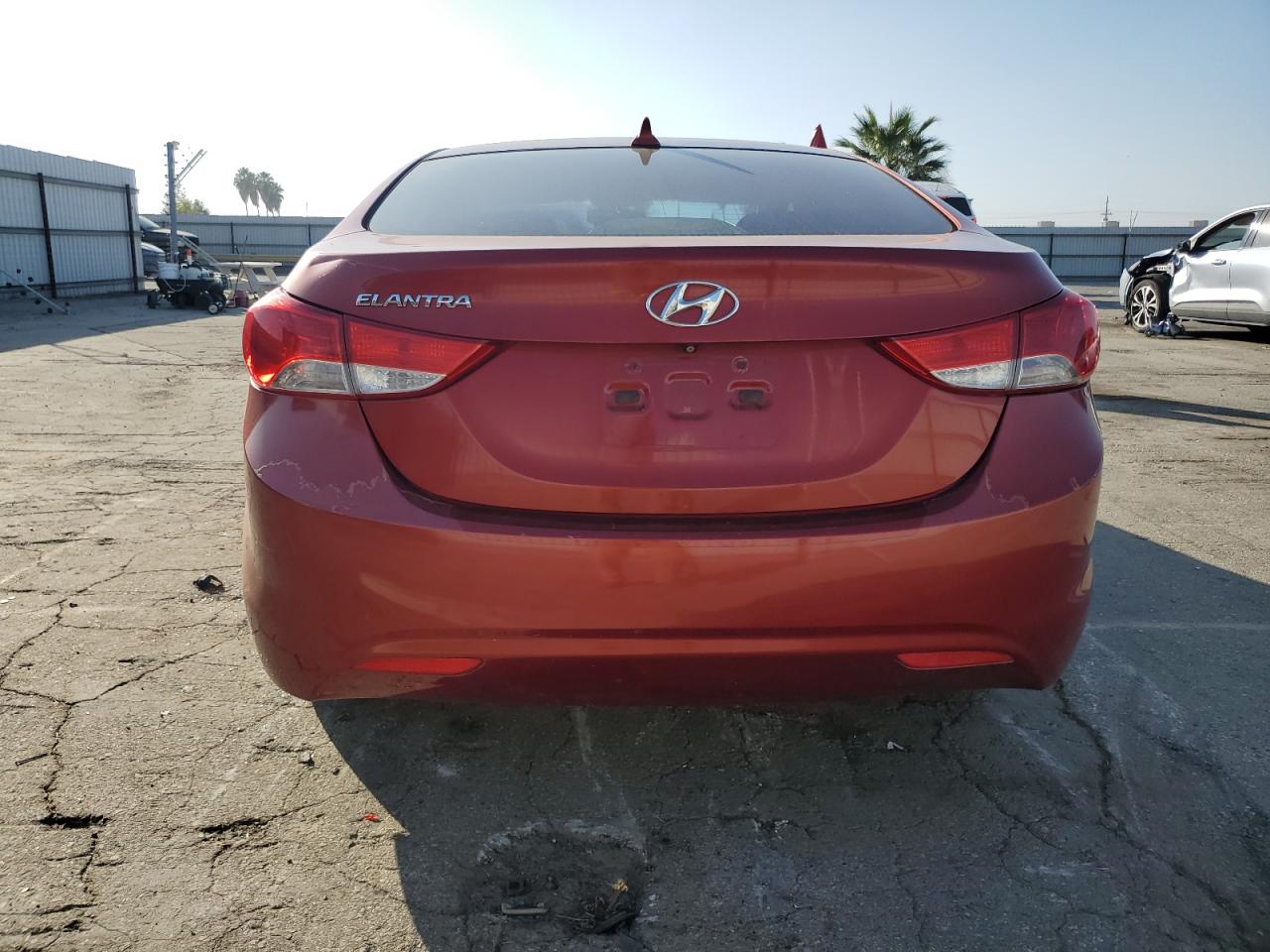 Hyundai ELANTRA Gls Image 3