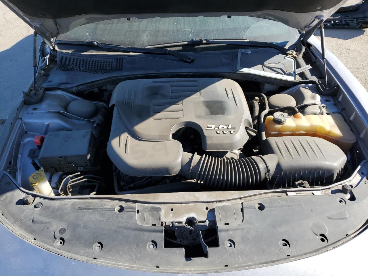 Dodge Charger Se Image 6