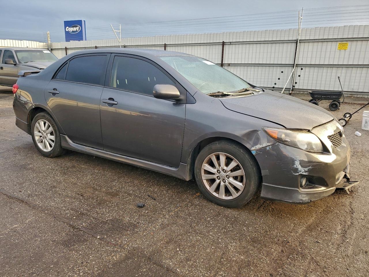 Toyota Corolla Base Image 8