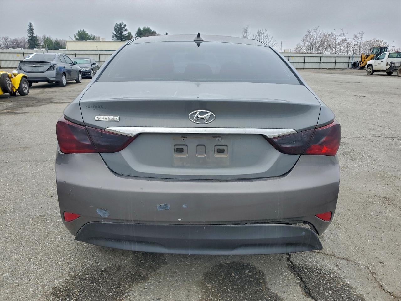 Hyundai SONATA Gls Image 4