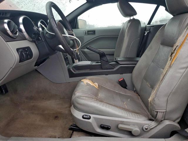 Ford Mustang Image 6