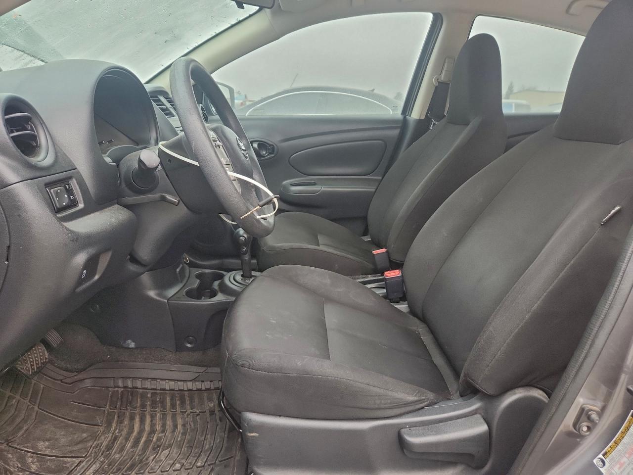 Nissan Versa S Image 2