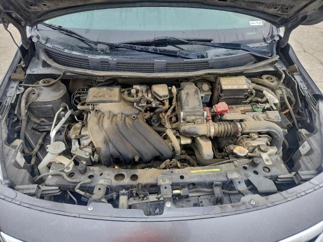 Nissan Versa S Image 11