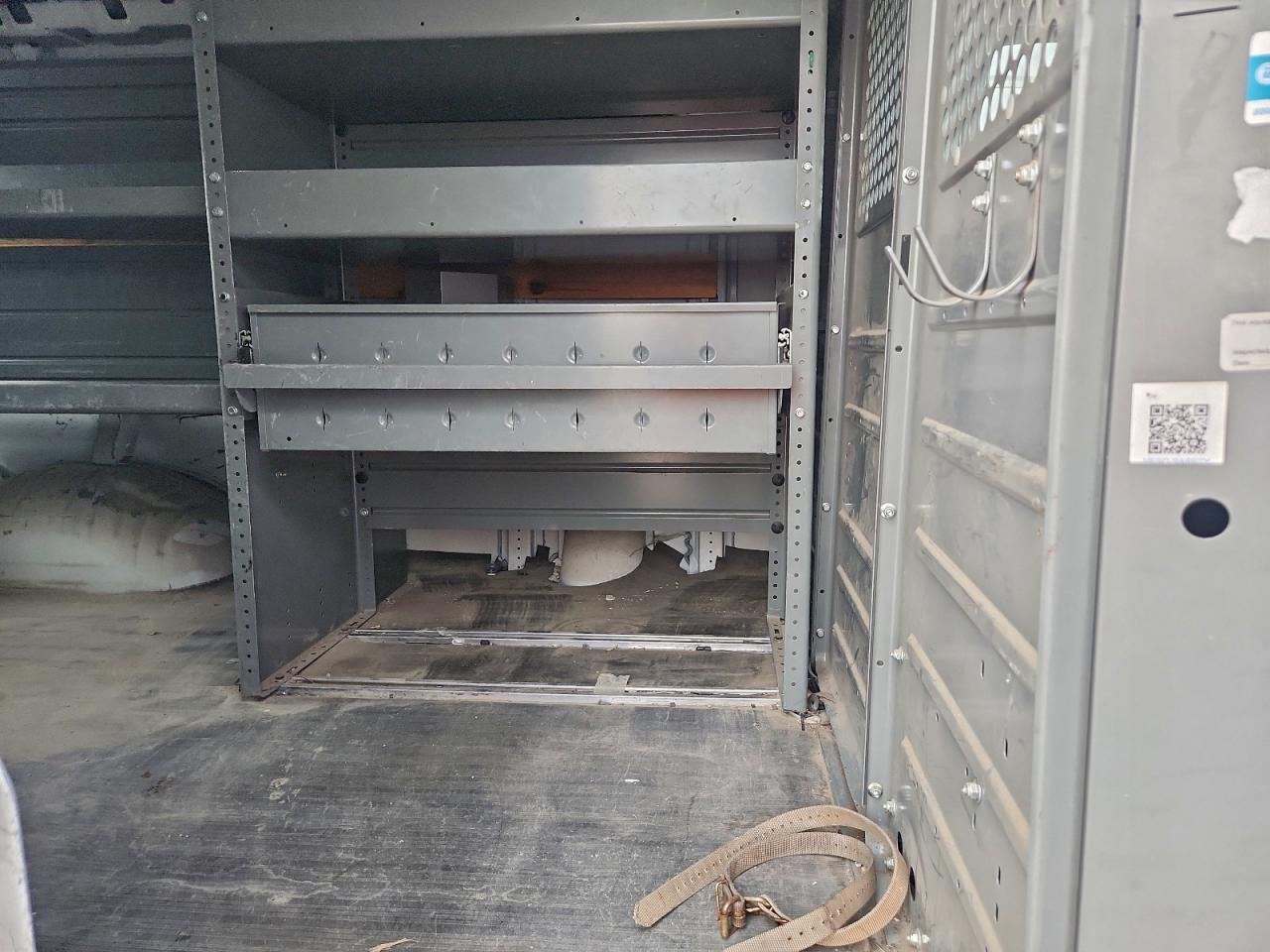 Chevrolet Express Image 8