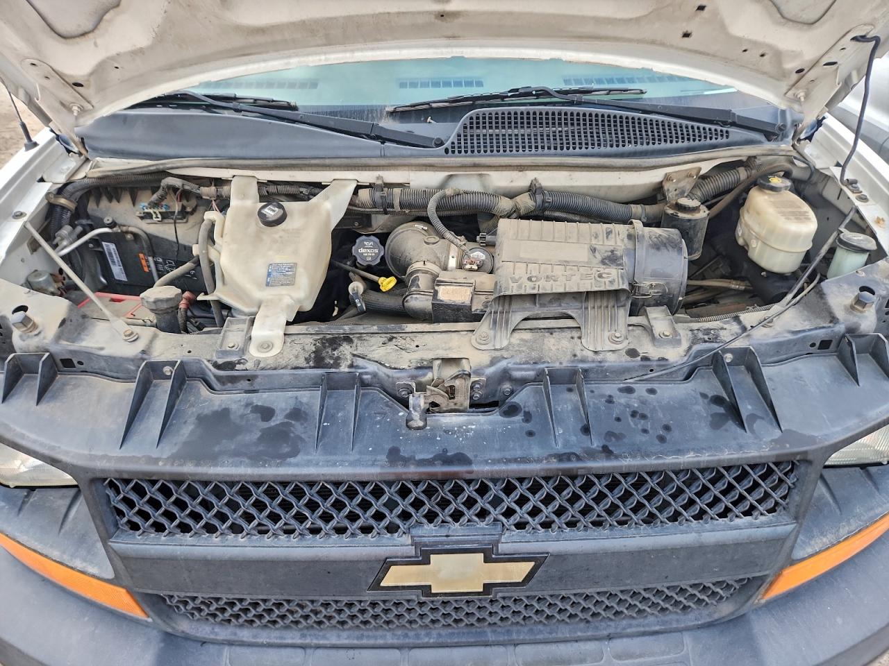 Chevrolet Express Image 6