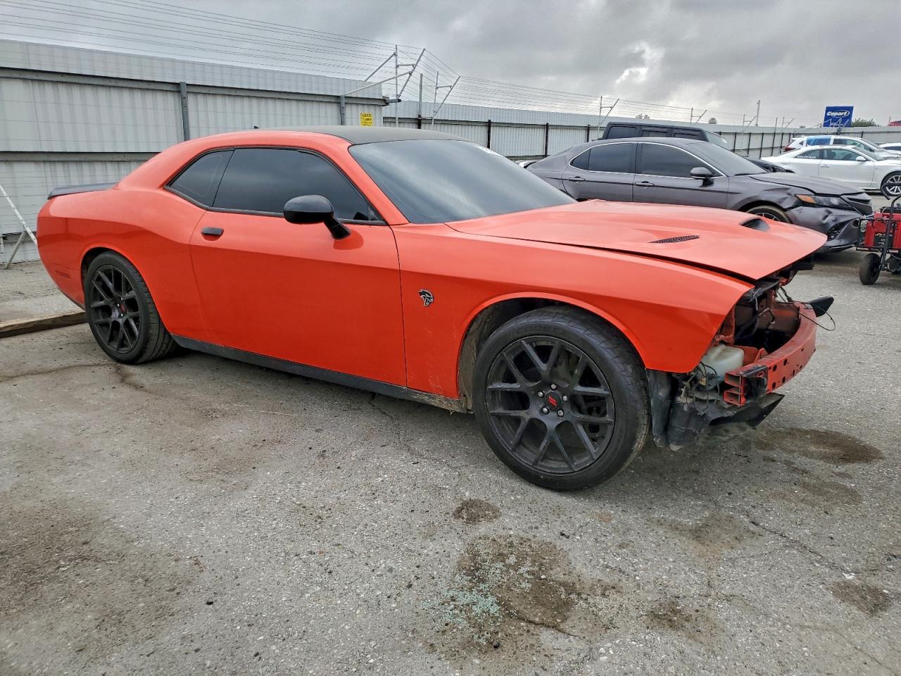 Dodge Challenger Srt Hellcat Image 3
