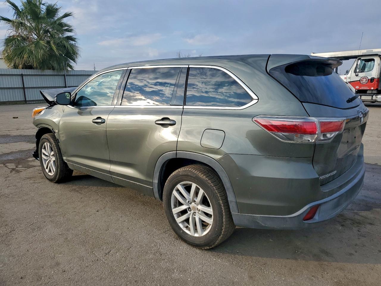 Toyota Highlander Le Image 2