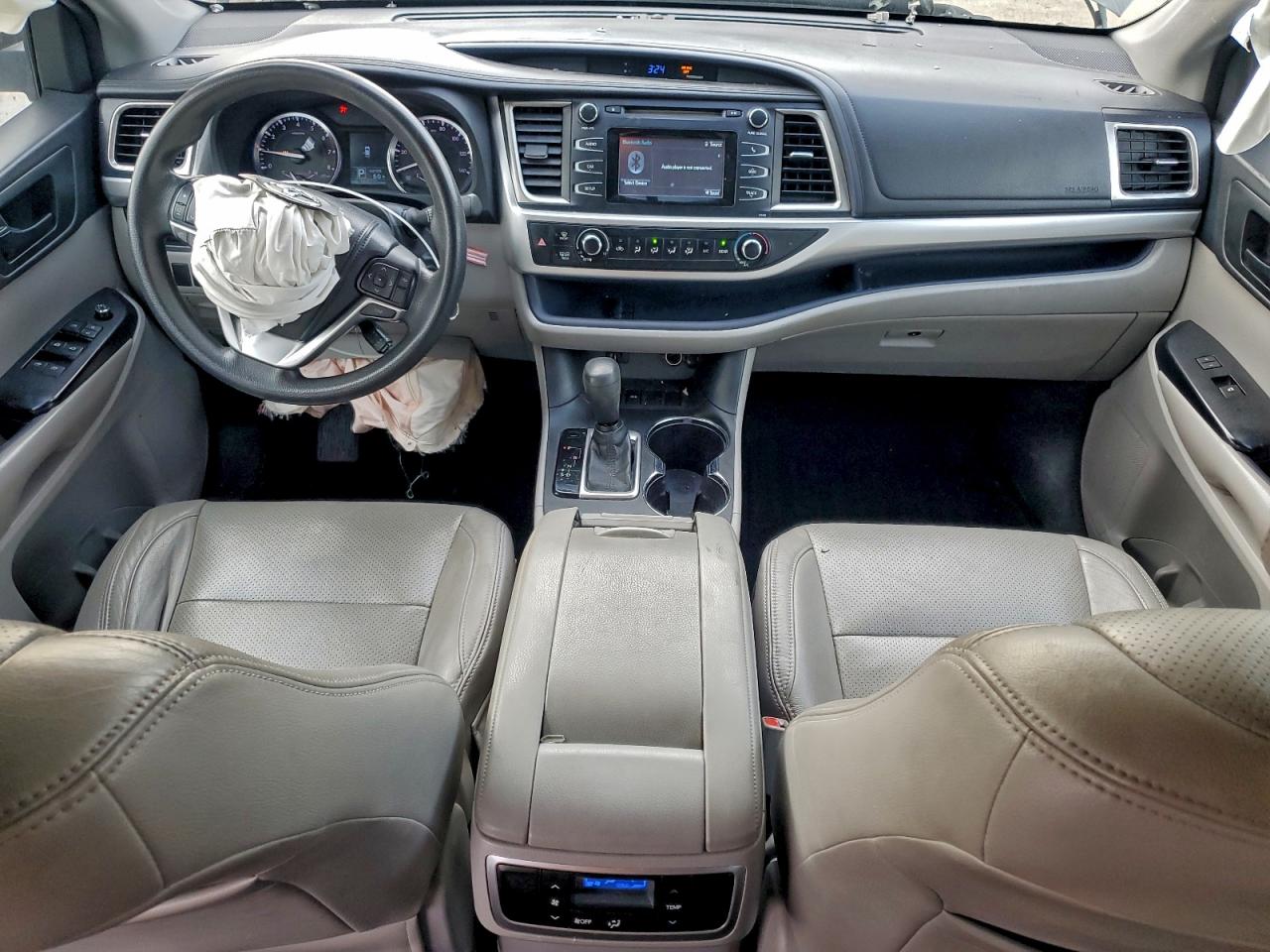 Toyota Highlander Le Image 8