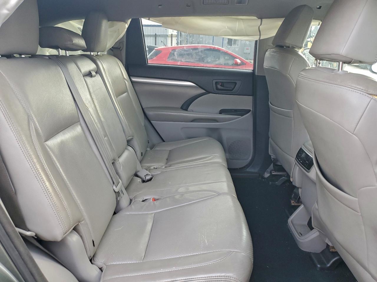 Toyota Highlander Le Image 5