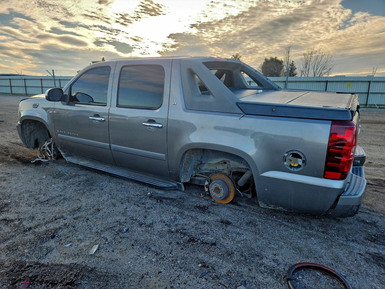 Chevrolet Avalanche C1500 Image 12