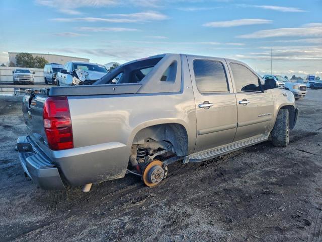 Chevrolet Avalanche C1500 Image 3
