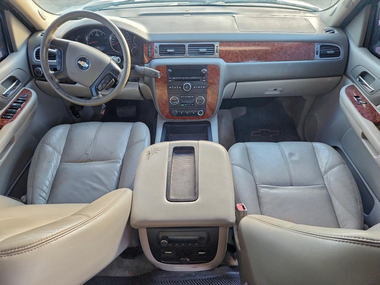 Chevrolet Avalanche C1500 Image 2