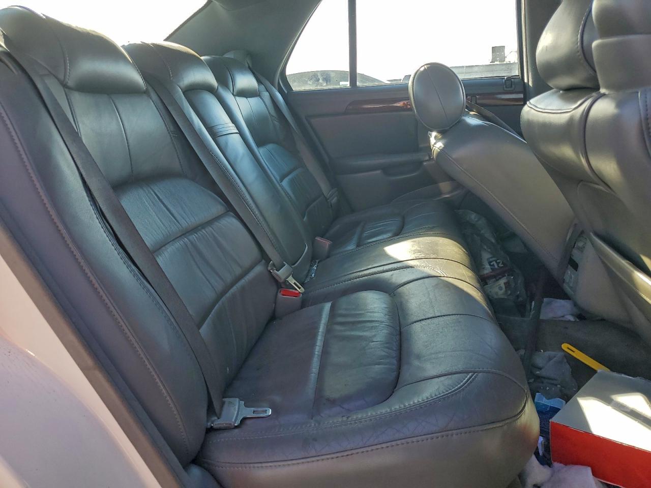 Cadillac DeVille Image 9