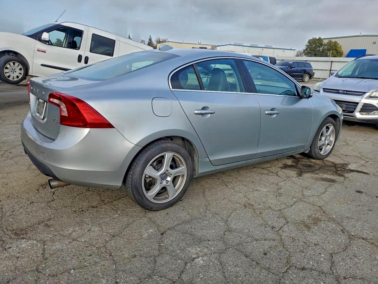 Volvo S60 T5 Image 2