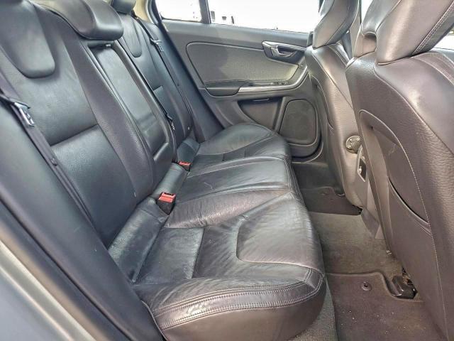 Volvo S60 T5 Image 11