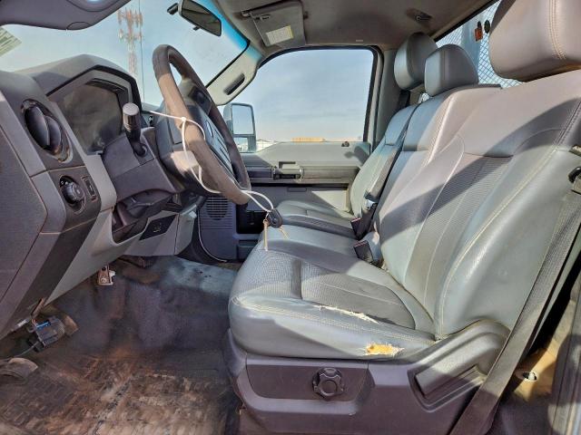 Ford F-550 Super Duty Image 9