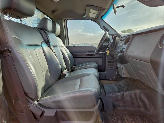 Ford F-550 Super Duty Image 6