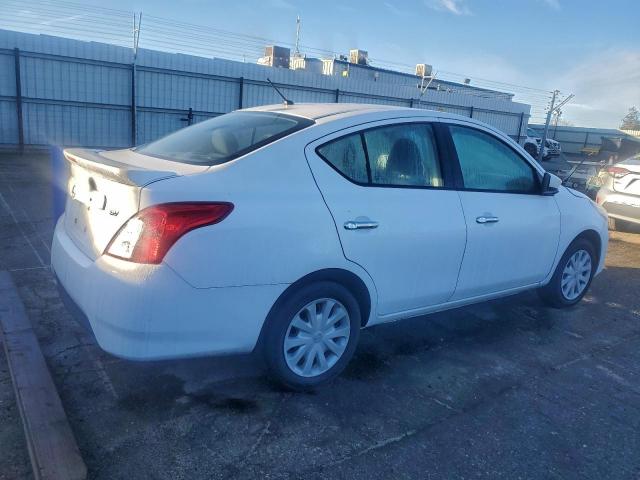 Nissan Versa S Image 2