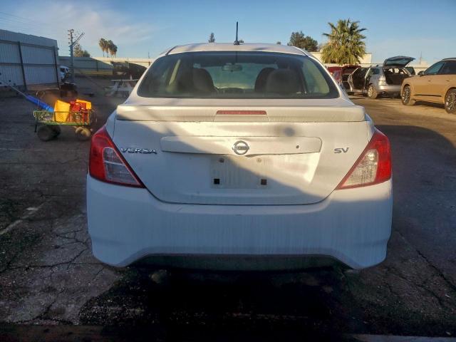 Nissan Versa S Image 11