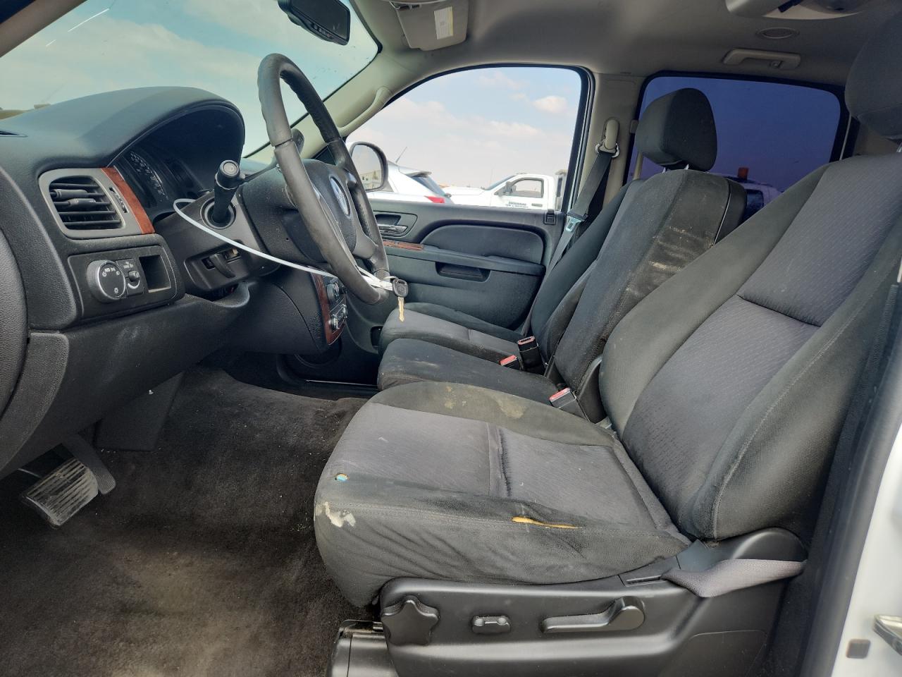 Chevrolet Suburban C1500 Ls Image 5