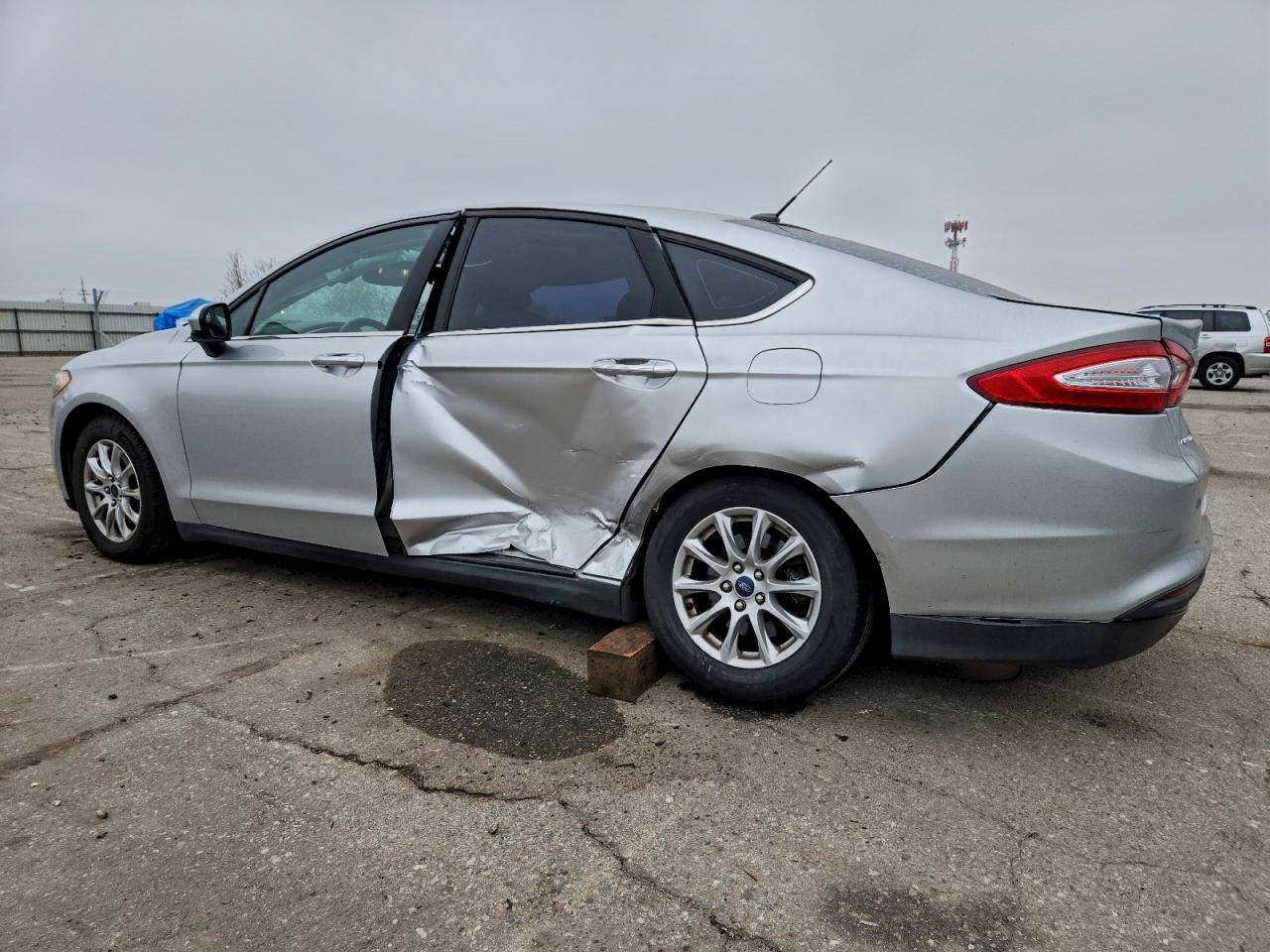 Ford Fusion S Image 11