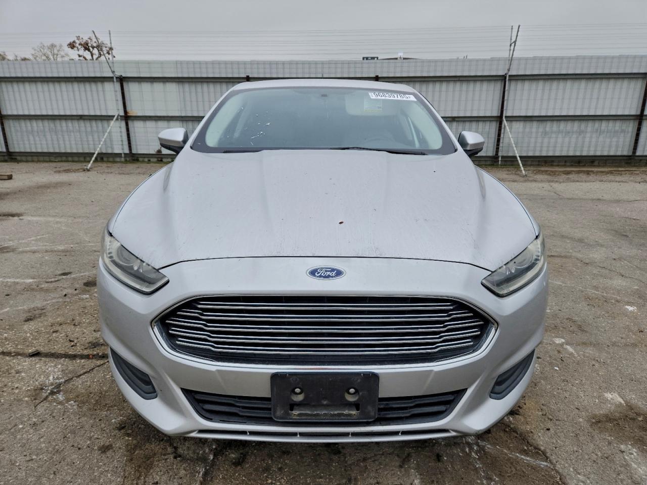 Ford Fusion S Image 3
