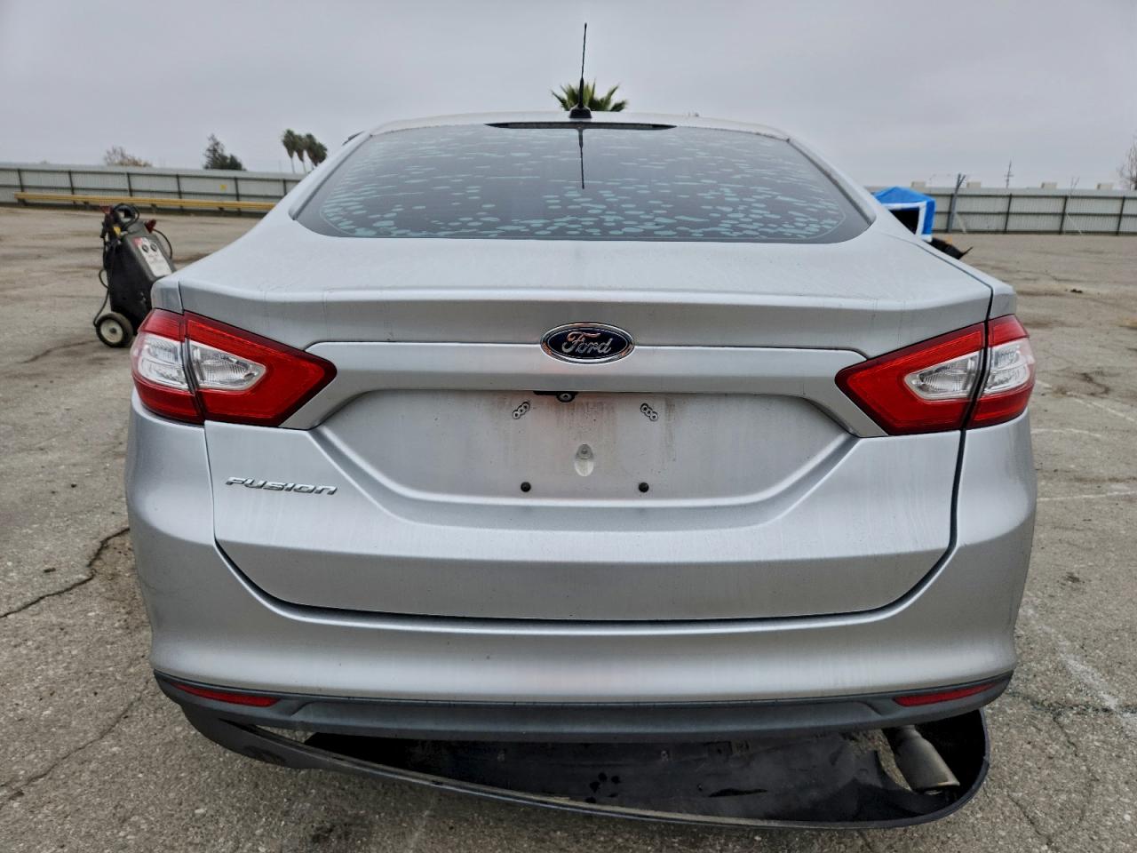 Ford Fusion S Image 6